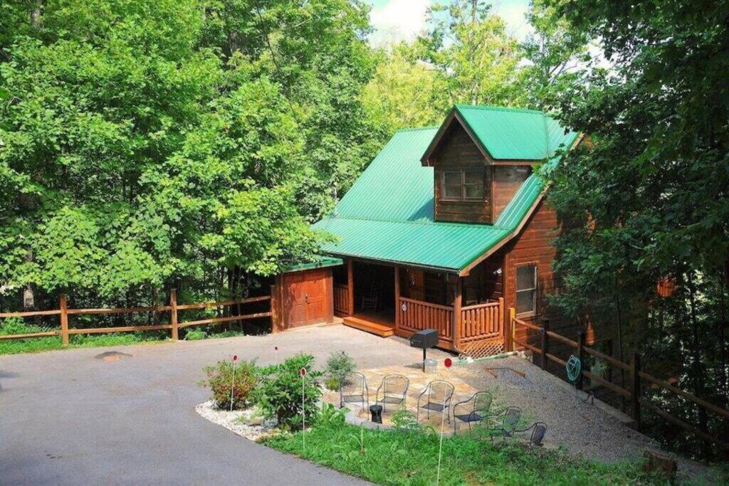 Brave Eagle Cabin Севьервилл Номер фото