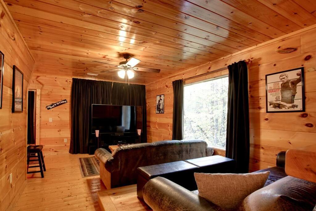 Brave Eagle Cabin Севьервилл Номер фото